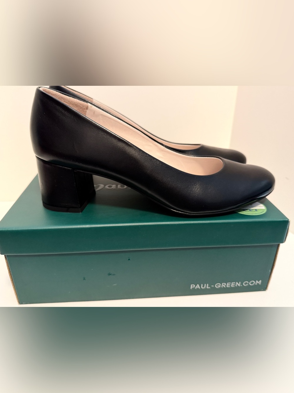 Paul Green Samona
Nappa Leather Black Pump 9.5 - Picture 3 of 12